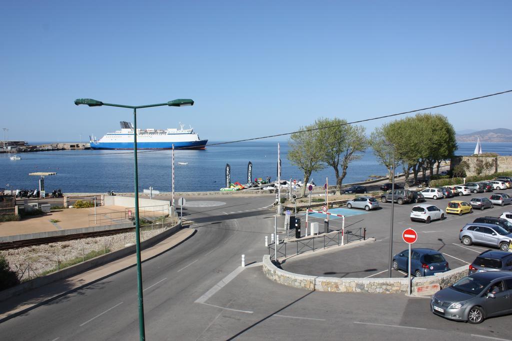 Residence Des Iles LʼÎle-Rousse Esterno foto